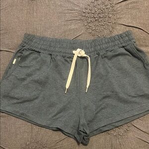 Women's Vuori dark green heather Casual Shorts